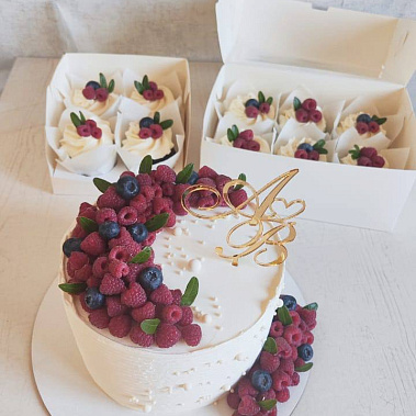 «Пиршество ягод» купить - щелково.сладкоежкин.рф