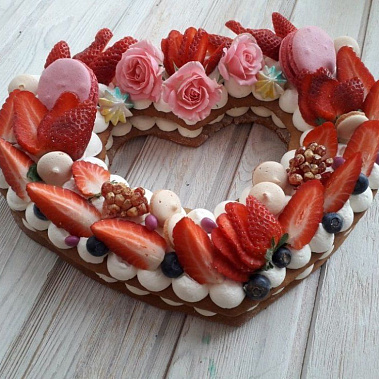 Торт "Клубничное сердце" купить - щелково.сладкоежкин.рф